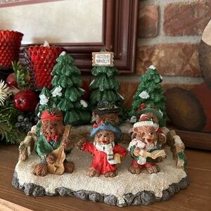 Rare Vintage 1984 Teddy Bear
Village Square Collectible